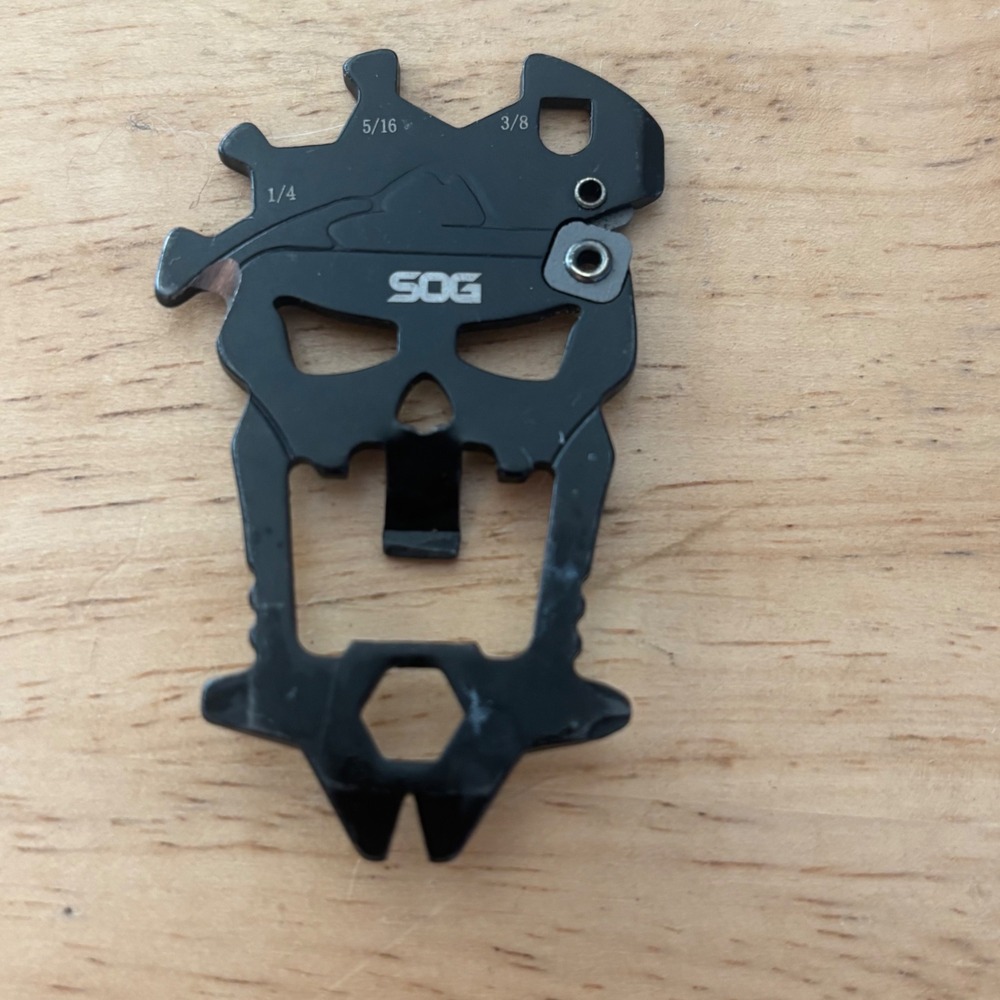 SOG MacV Tool SM1001 Skull Multi-Tool Black Stainless Steel 12 Functions EDC